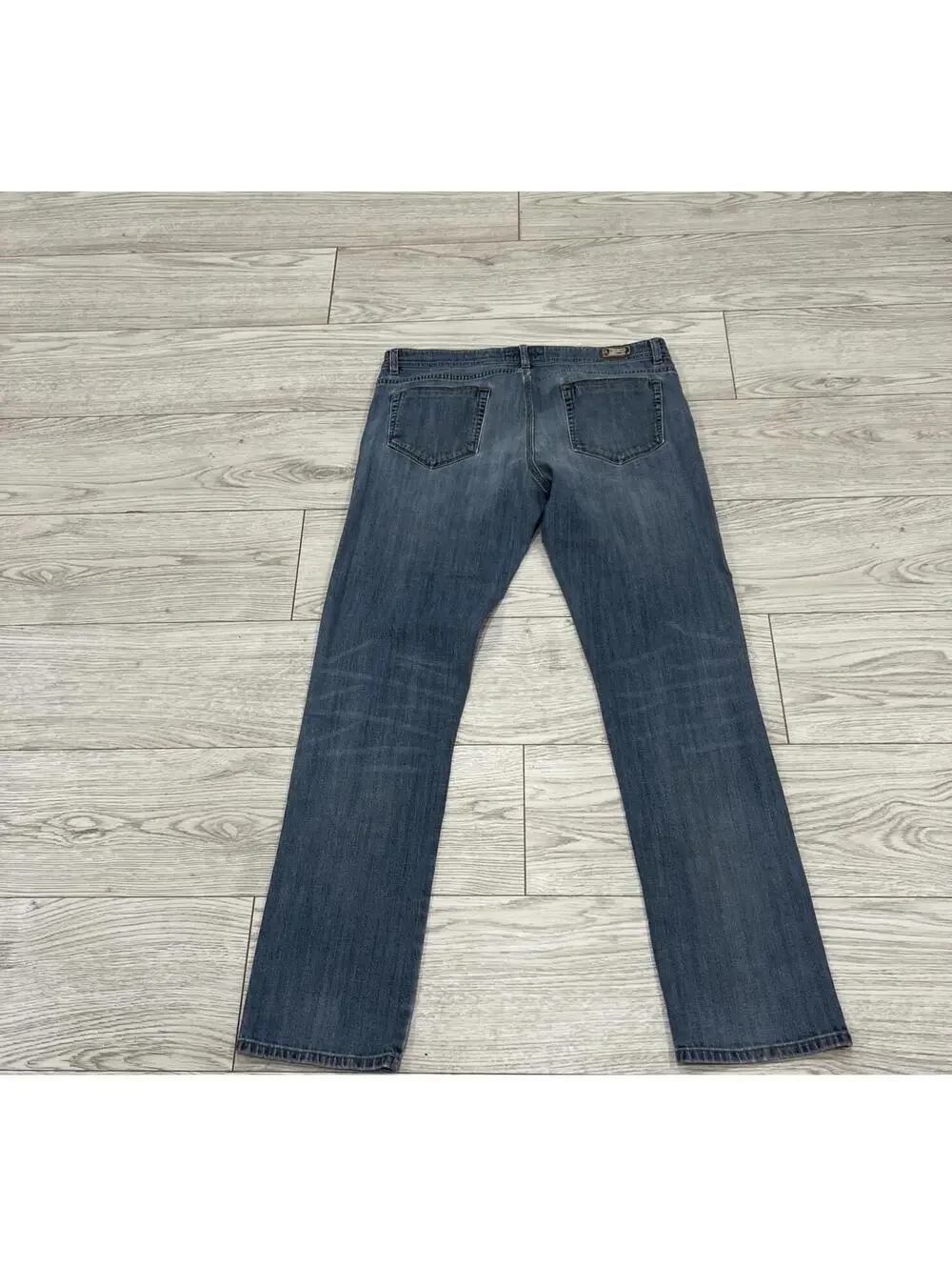 Ferrari Men's Light Wash Distressed Blue Jeans SIZE 35X33 $1,195
